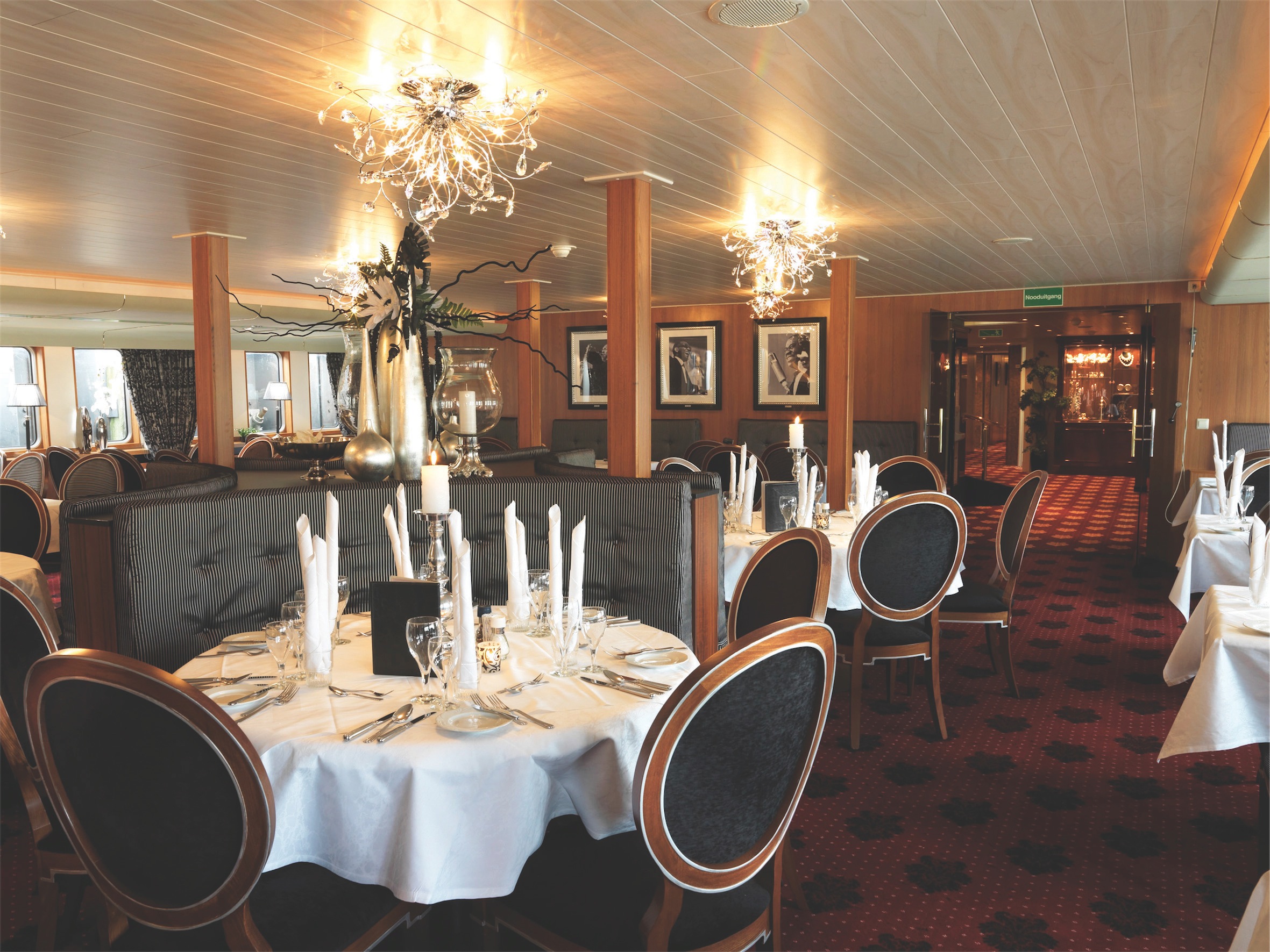 Shearings MPS Rotterdam Interior Restaurant 1.jpg